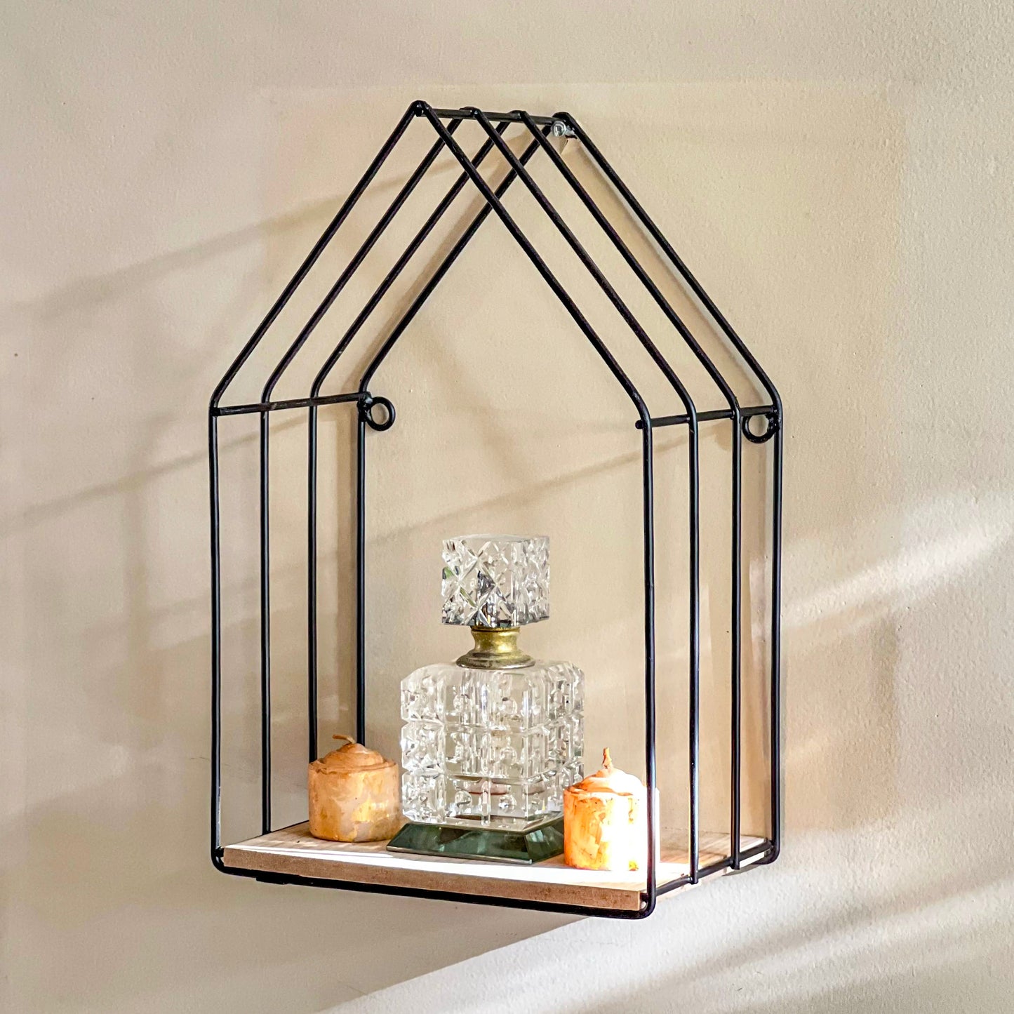 Hut Style Wall Shelf - Three Grills Style