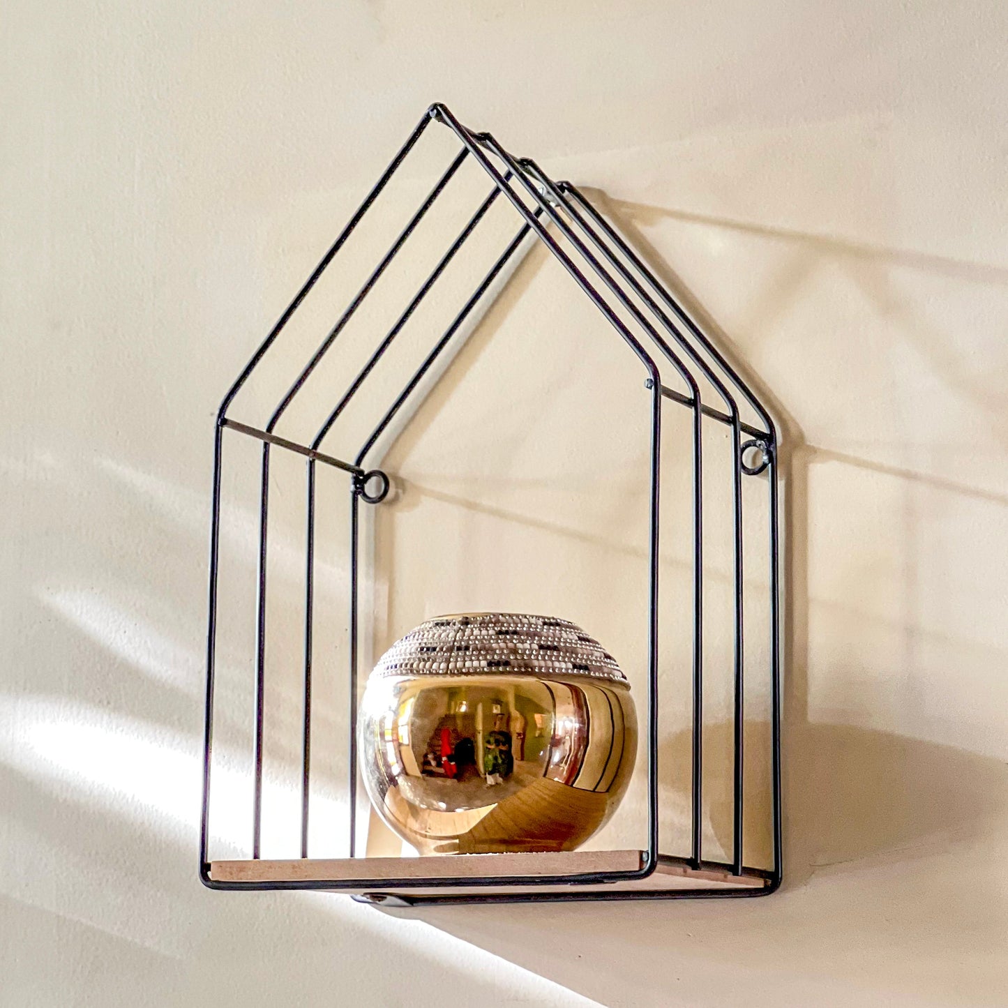 Hut Style Wall Shelf - Three Grills Style